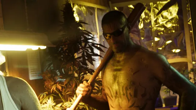 Homem com taco de beisebol no ombro numa estufa em Port Gellhorn, captura oficial do GTA 6